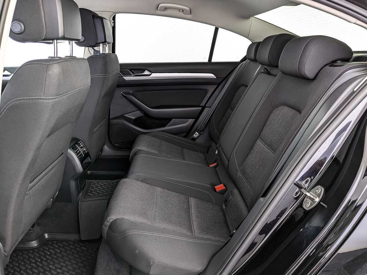 Б/У Фольксваген Пассат 2018 года. Фото: #9