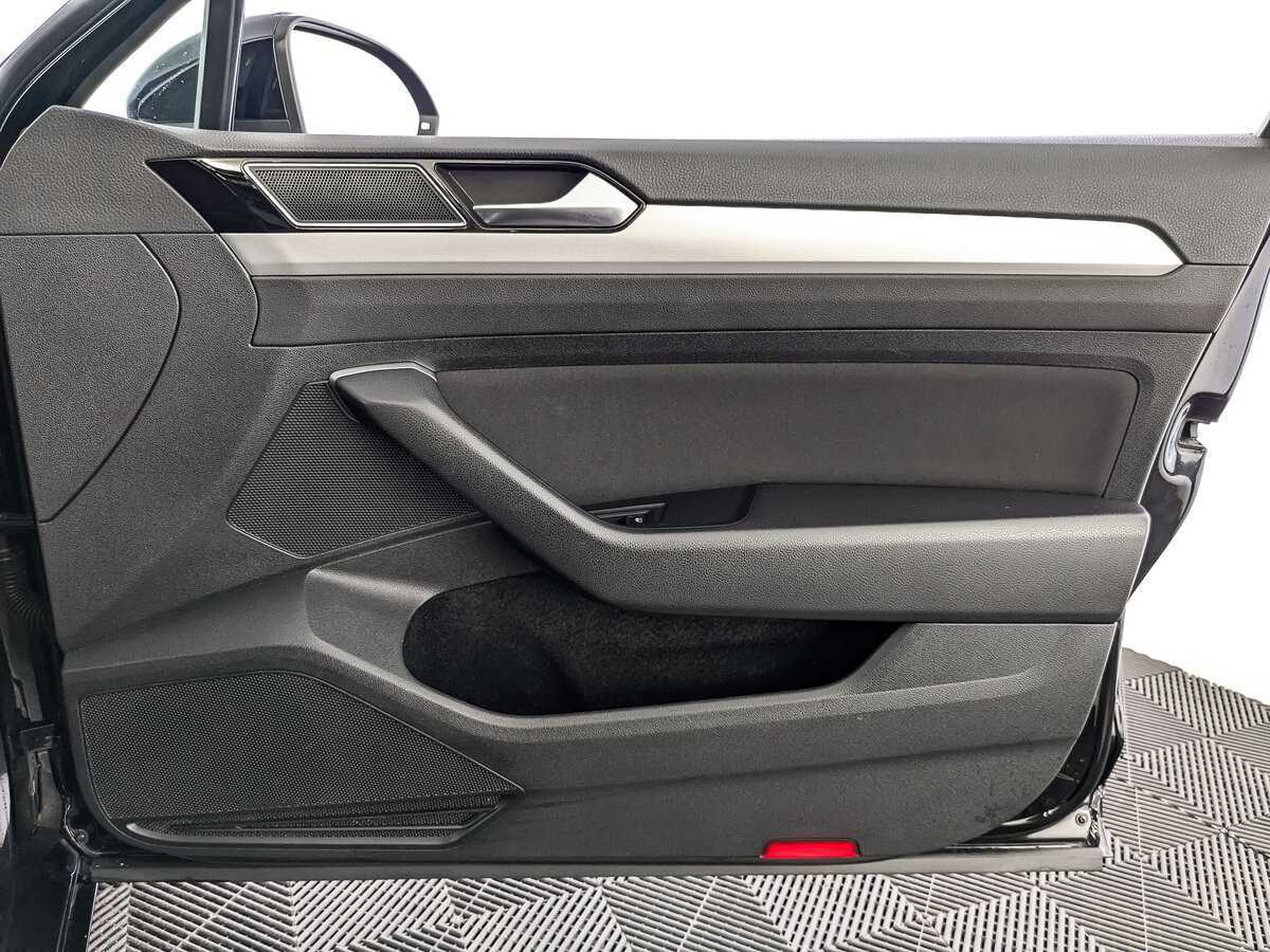 Б/У Фольксваген Пассат 2018 года. Фото: #19