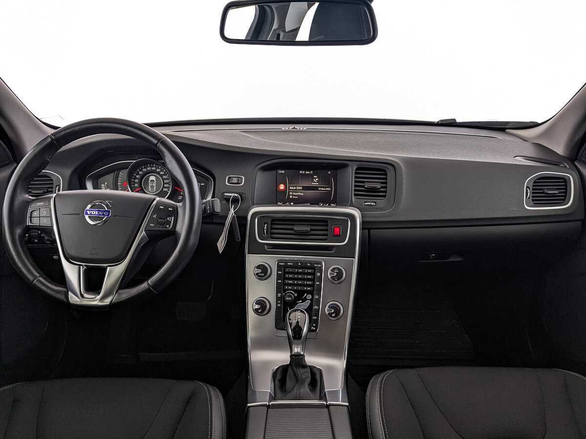 Б/У Вольво С60 2017 года. Фото: #9