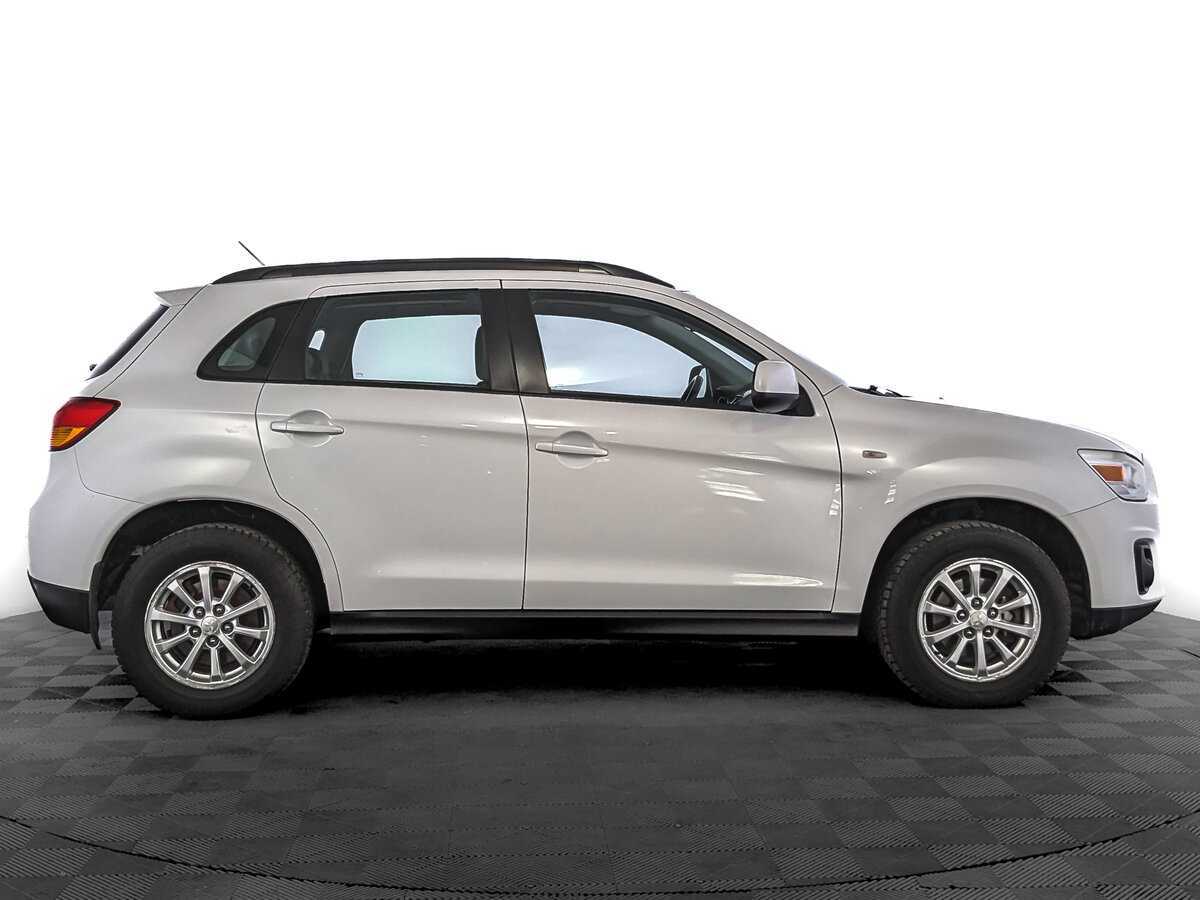 Б/У Митсубиши АС-Икс 2013 года. Фото: #3