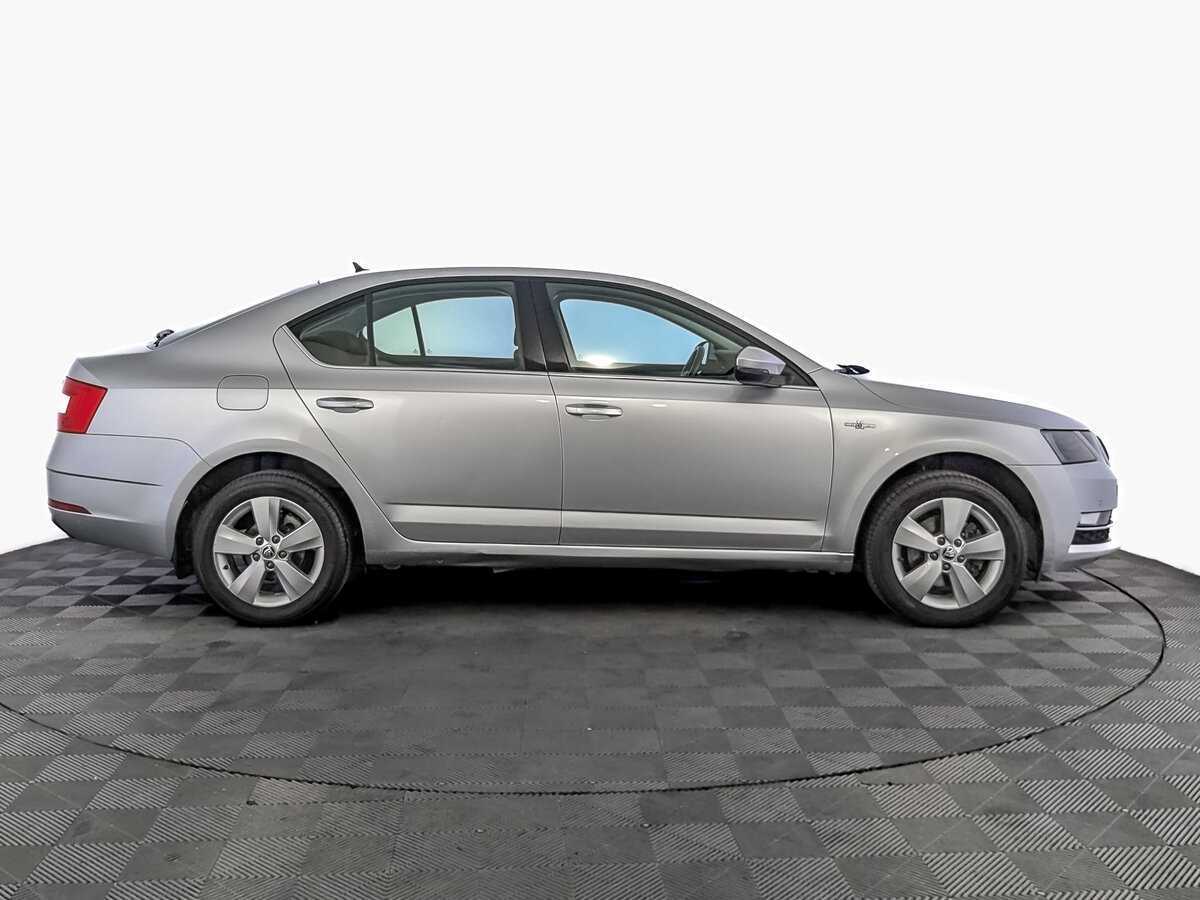 Б/У Шкода Октавия 2020 года. Фото: #3