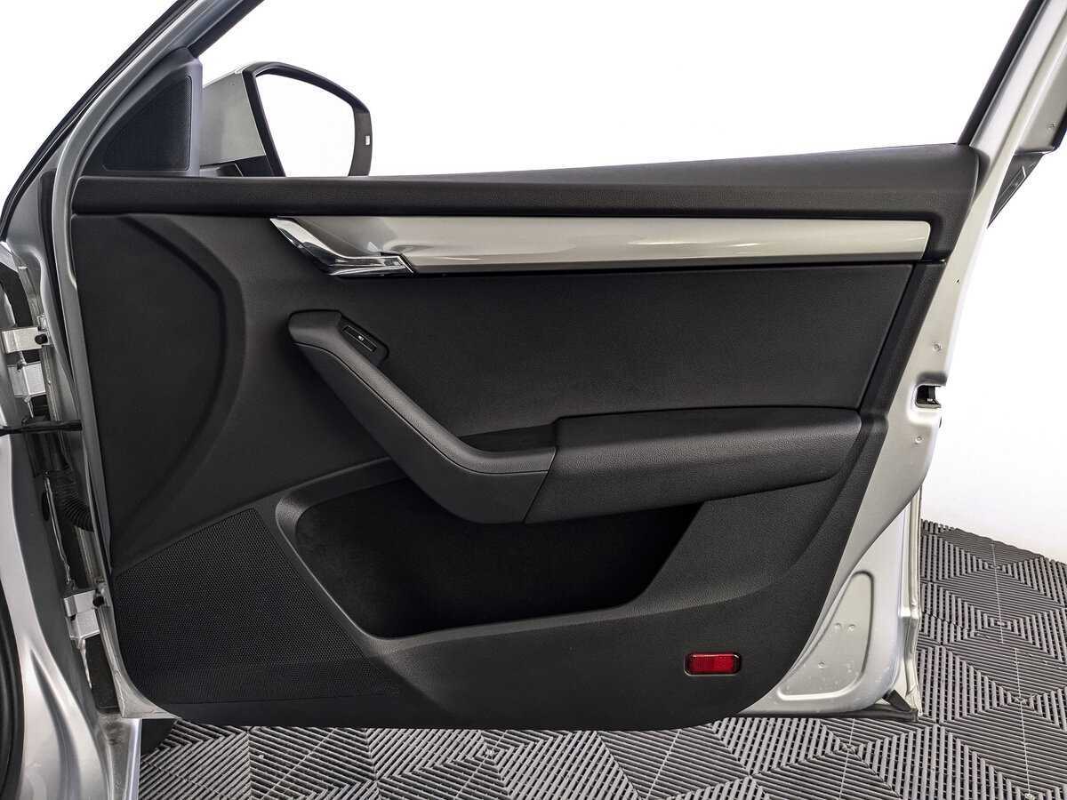 Б/У Шкода Октавия 2017 года. Фото: #20