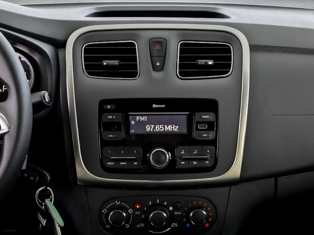 Б/У Рено Логан 2021 года. Фото: #12