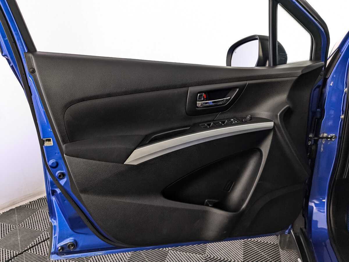 Б/У Сузуки С-Икс4 2014 года. Фото: #14