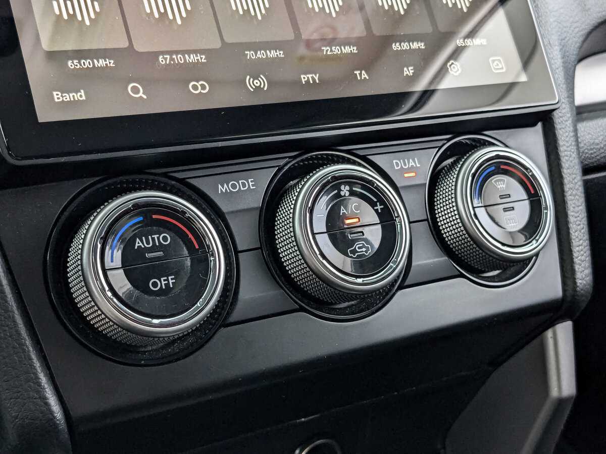 Б/У Субару Форестер 2015 года. Фото: #15