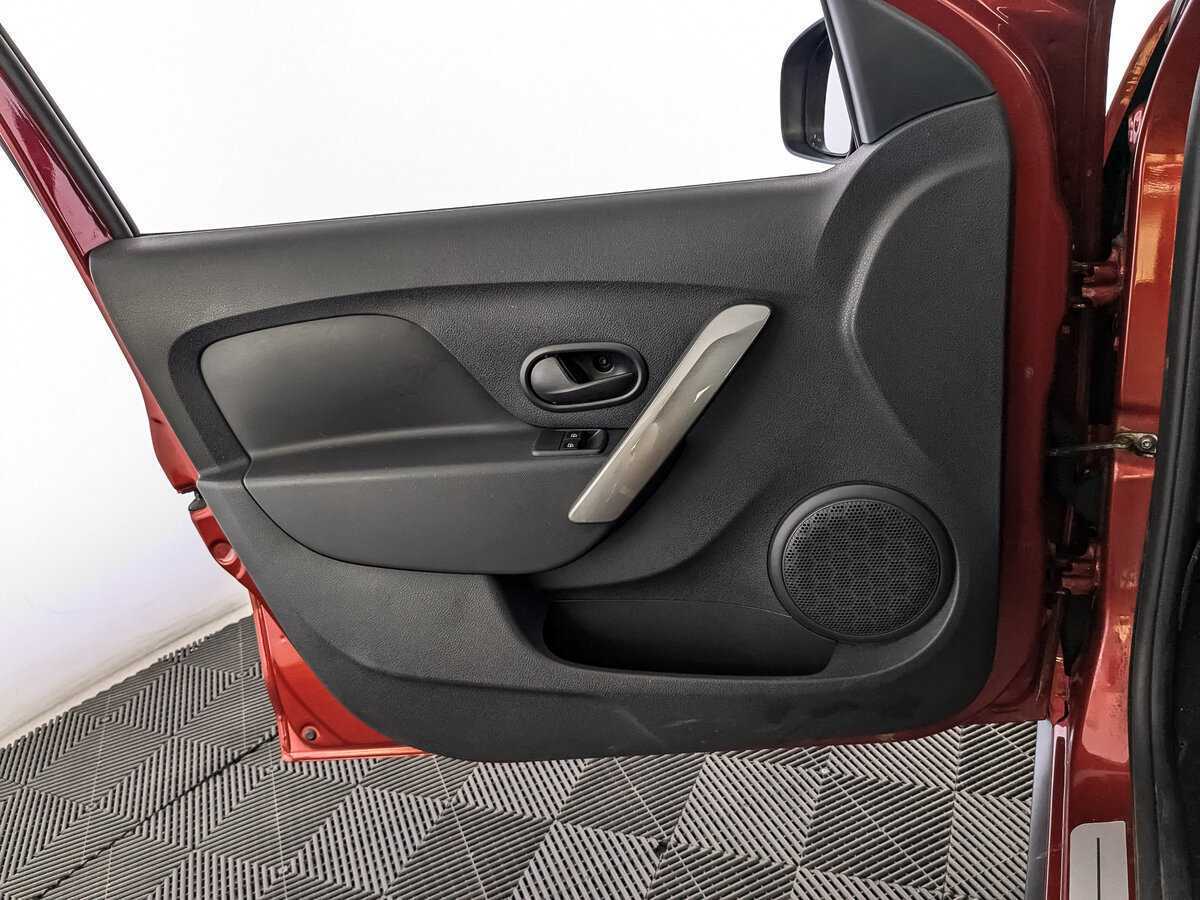 Б/У Рено Логан 2019 года. Фото: #14