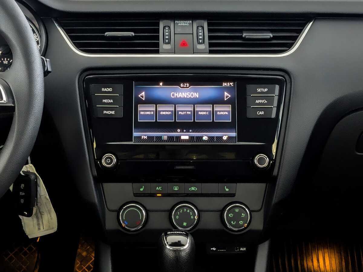 Б/У Шкода Октавия 2017 года. Фото: #12