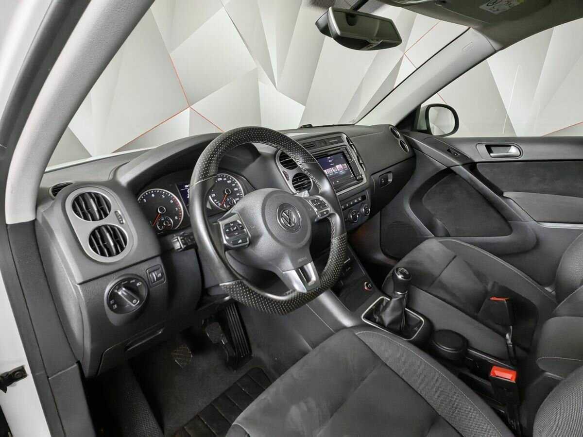 Б/У Фольксваген Тигуан 2016 года. Фото: #12