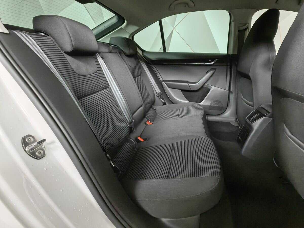 Б/У Шкода Октавия 2015 года. Фото: #11