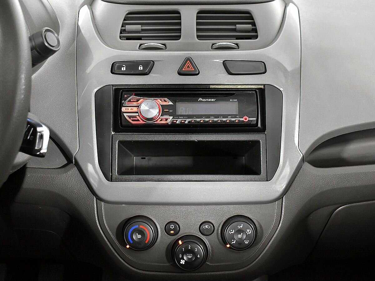 Б/У Шевроле Кобальт 2013 года. Фото: #10