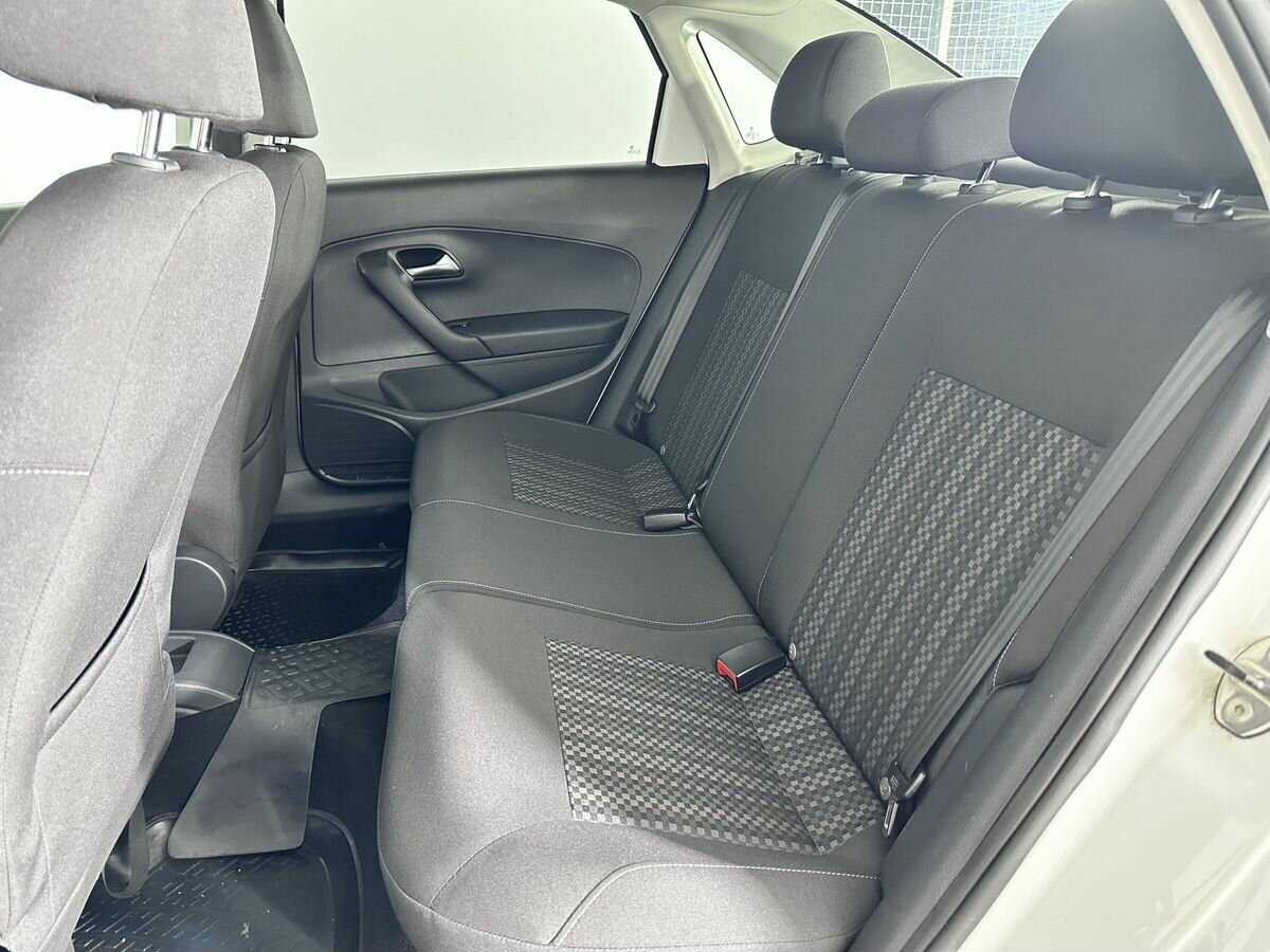 Б/У Фольксваген Поло 2016 года. Фото: #13