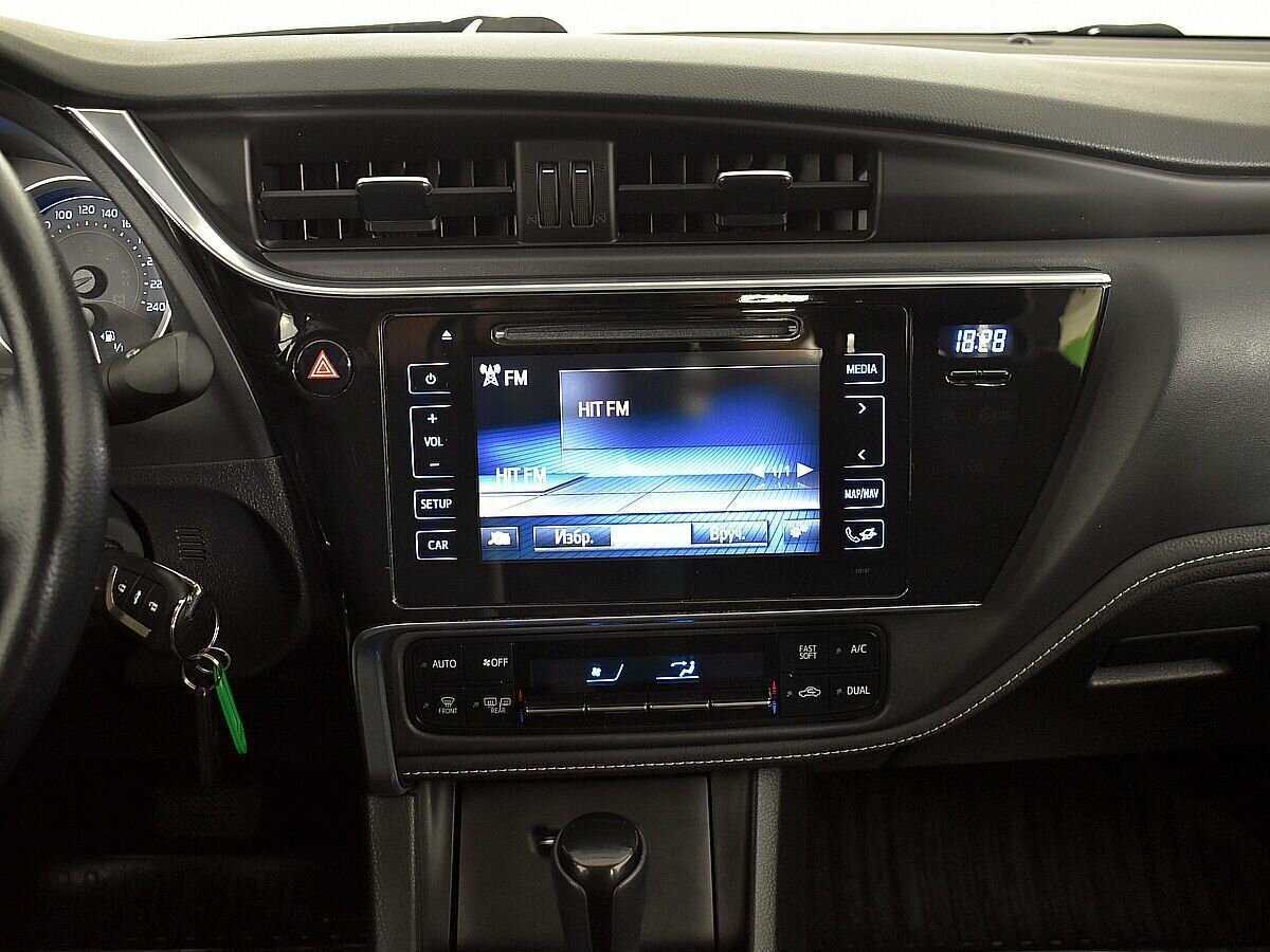 Б/У Тойота Королла 2017 года. Фото: #12