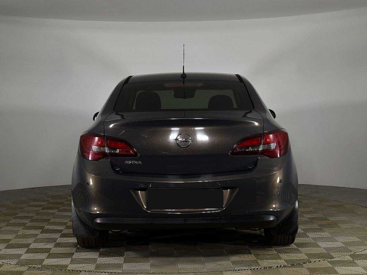 Б/У Опель Астра 2012 года. Фото: #3