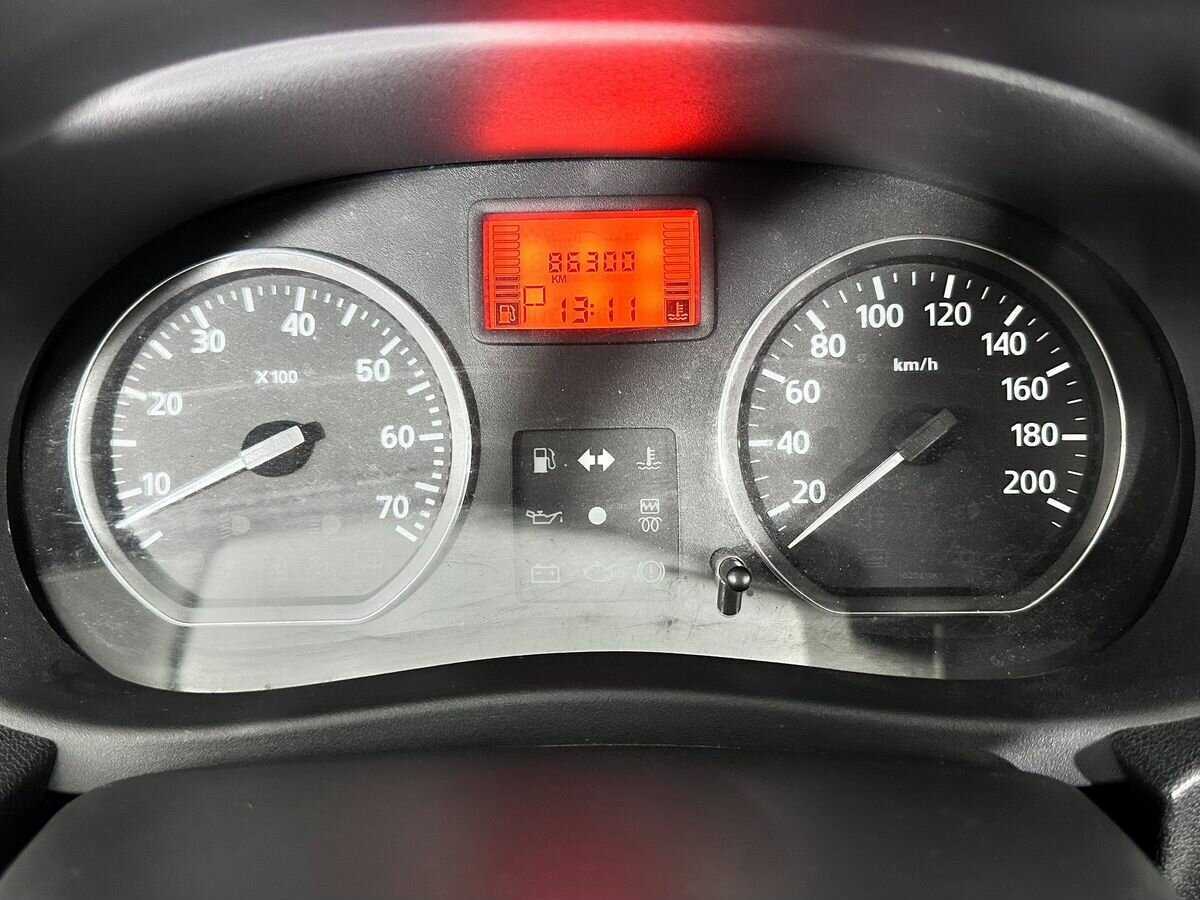 Б/У Ниссан Альмера 2014 года. Фото: #10