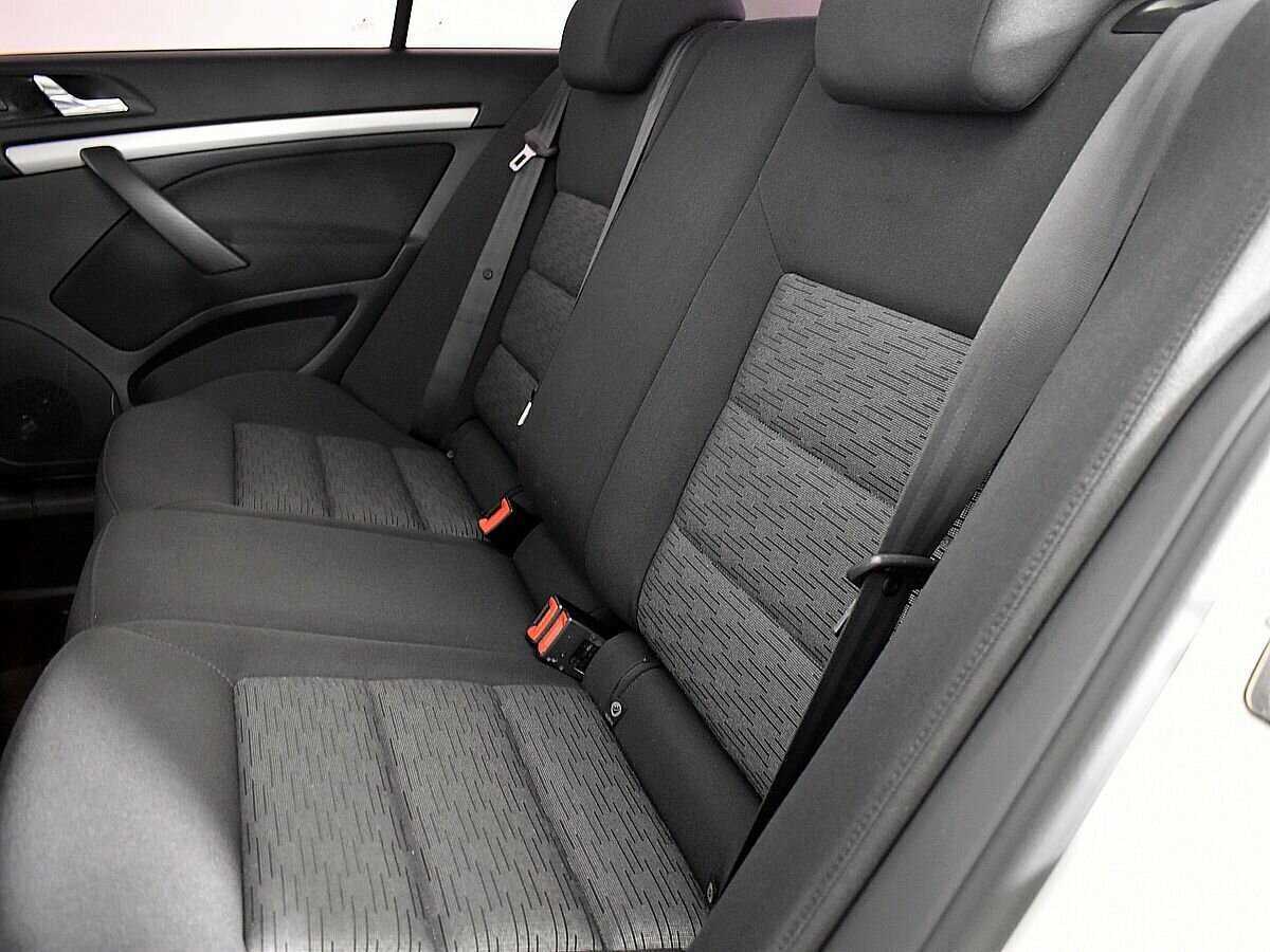 Б/У Шкода Октавия 2012 года. Фото: #8