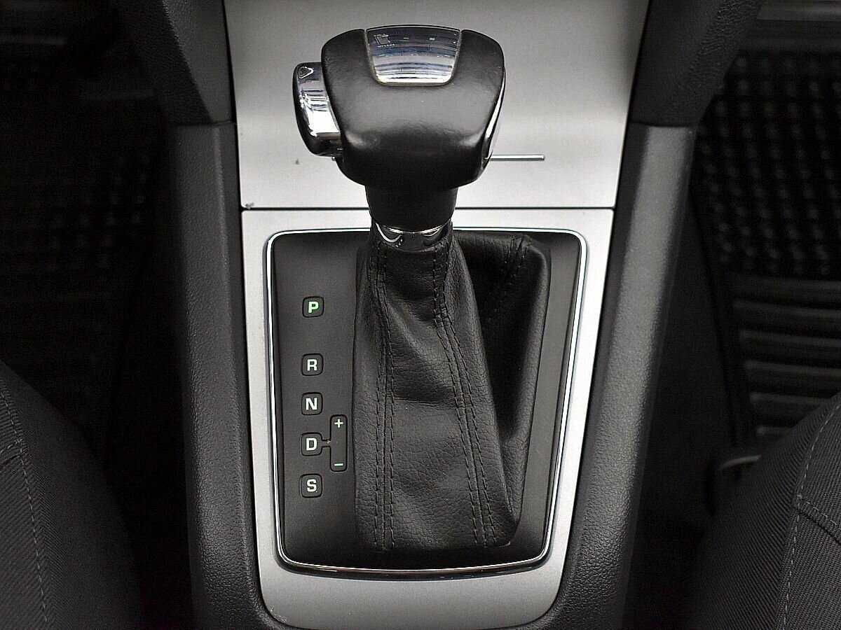 Б/У Шкода Октавия 2012 года. Фото: #13