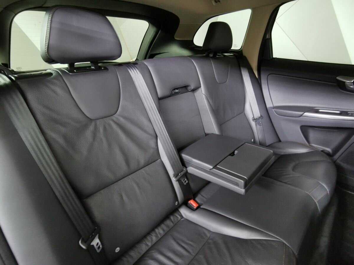 Б/У Вольво ИксЦ60 2012 года. Фото: #12