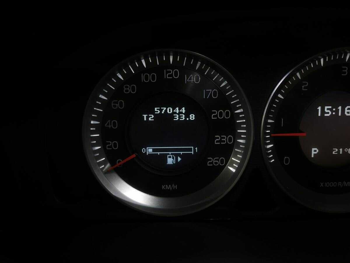 Б/У Вольво ИксЦ60 2012 года. Фото: #15