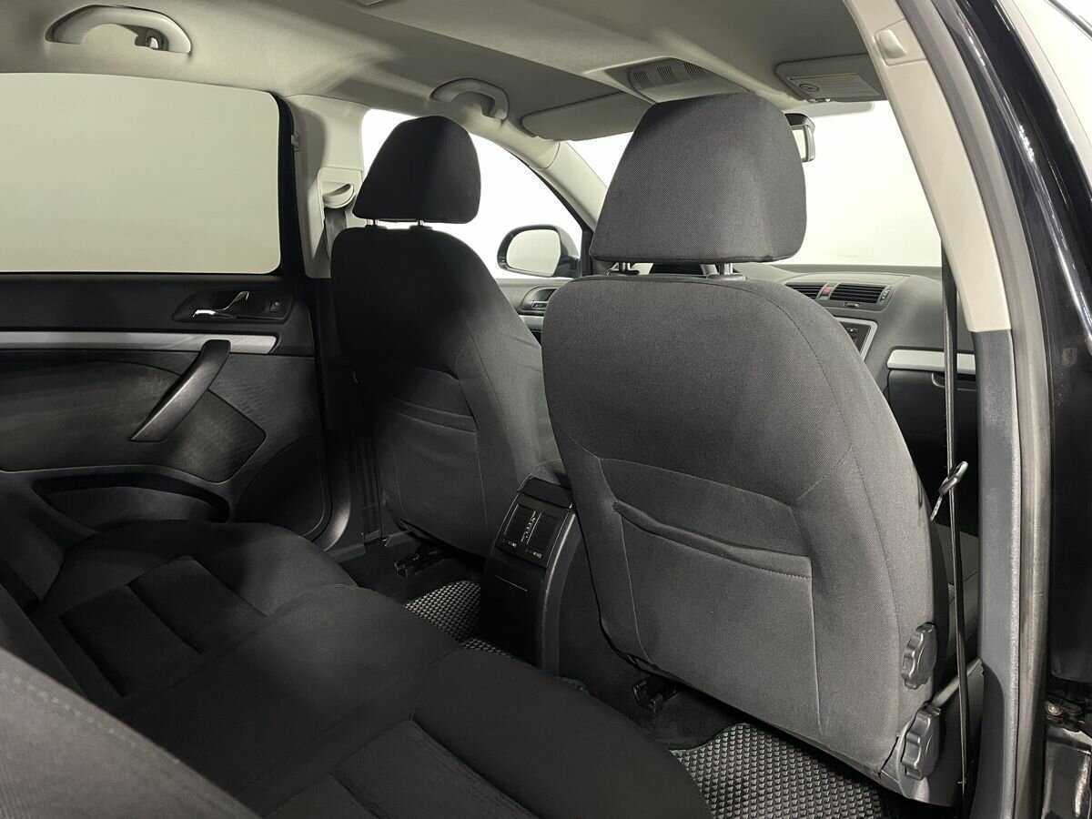 Б/У Шкода Октавия 2012 года. Фото: #15