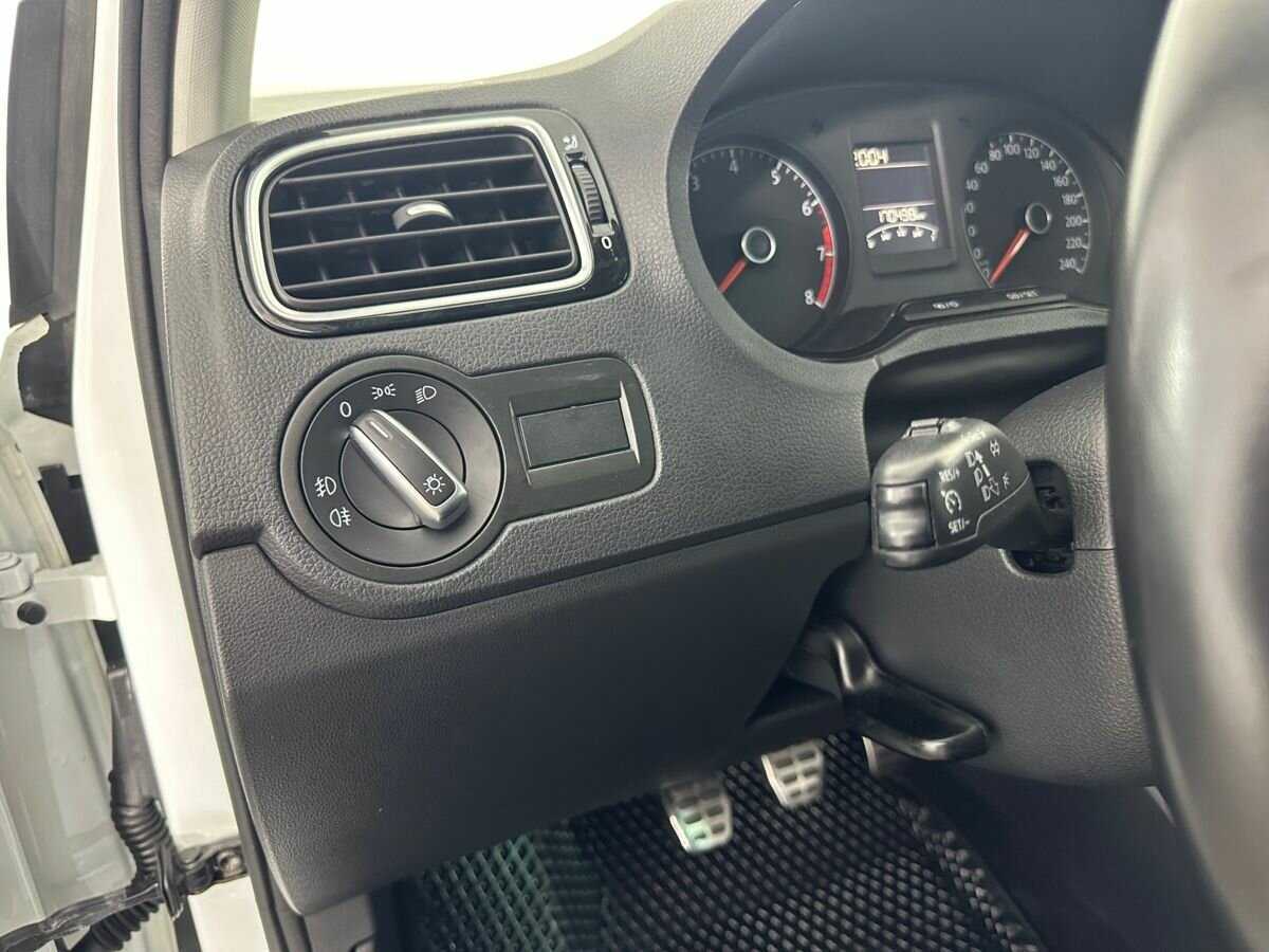 Б/У Фольксваген Поло 2018 года. Фото: #8