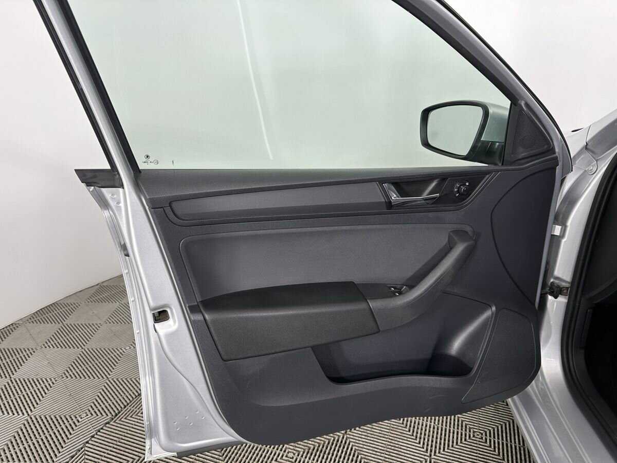 Б/У Шкода Рапид 2018 года. Фото: #7