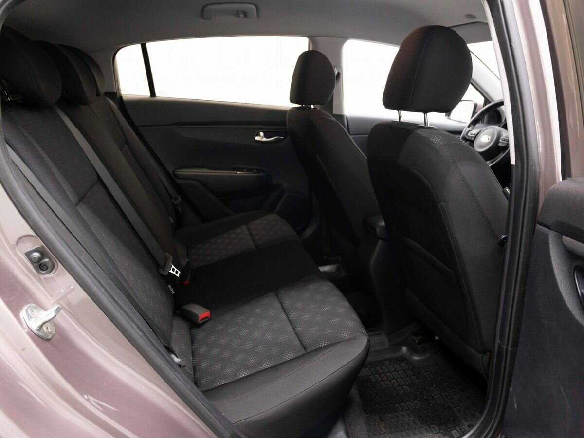 Б/У Киа Рио 2018 года. Фото: #9