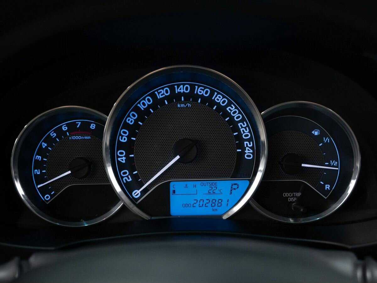 Б/У Тойота Королла 2013 года. Фото: #18