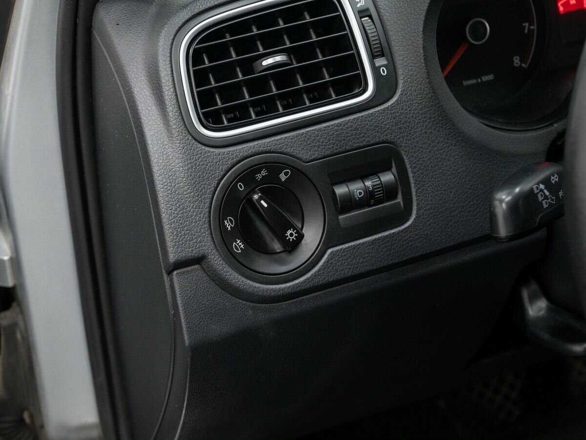 Б/У Фольксваген Поло 2013 года. Фото: #13