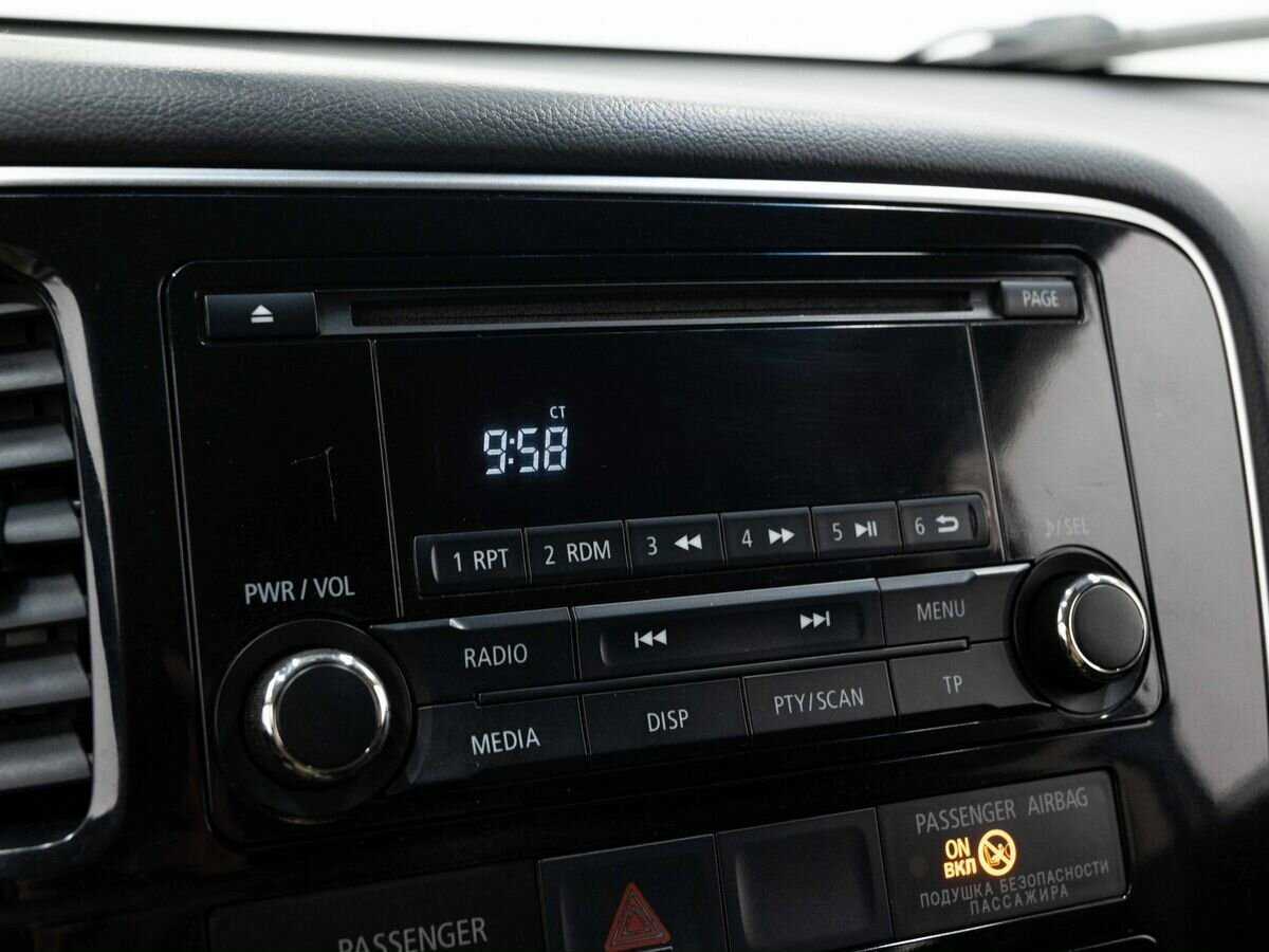 Б/У Митсубиши Оутлэндер 2012 года. Фото: #20