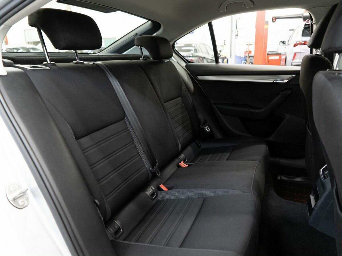 Б/У Шкода Октавия 2017 года. Фото: #7