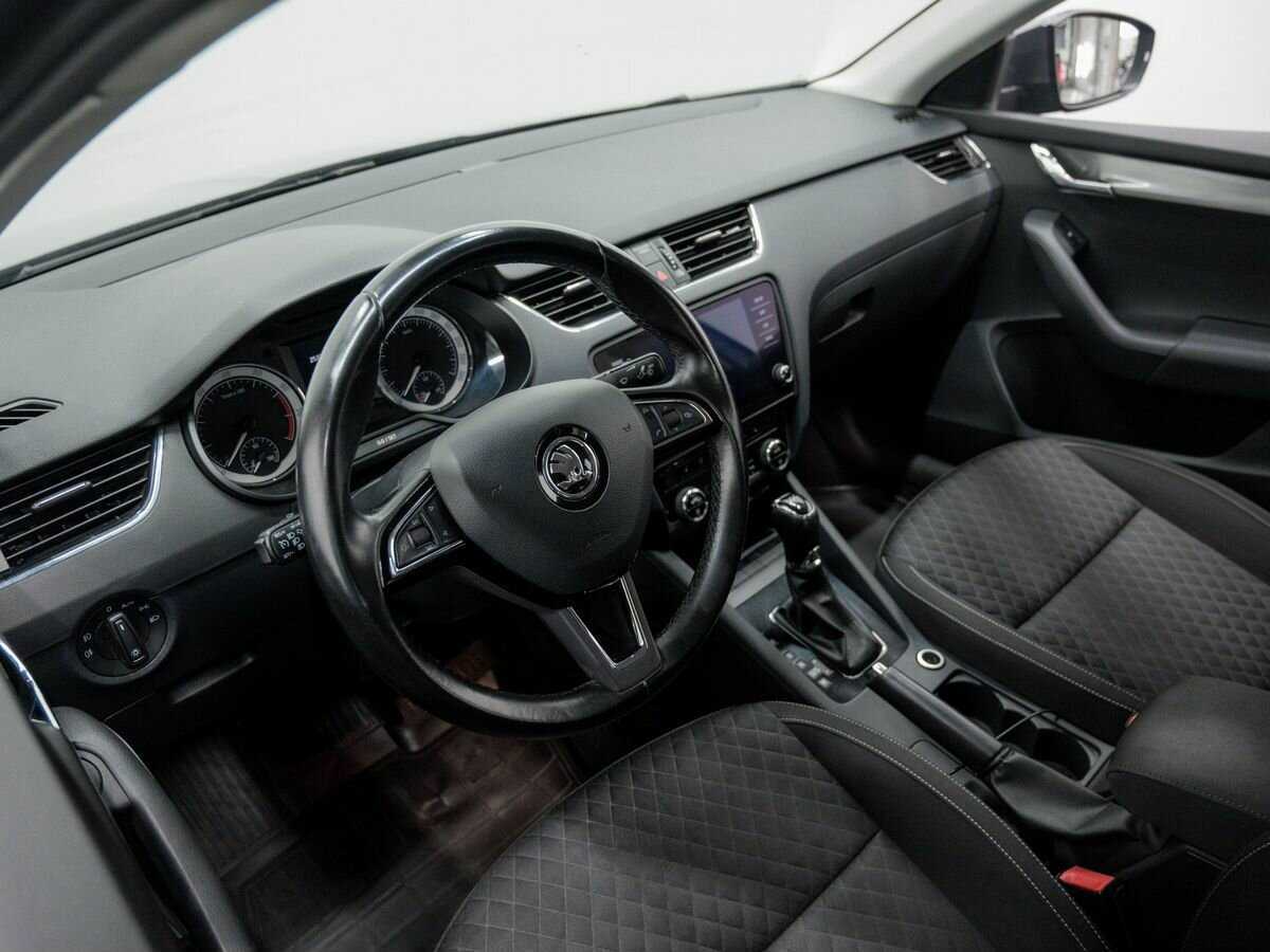 Б/У Шкода Октавия 2017 года. Фото: #12