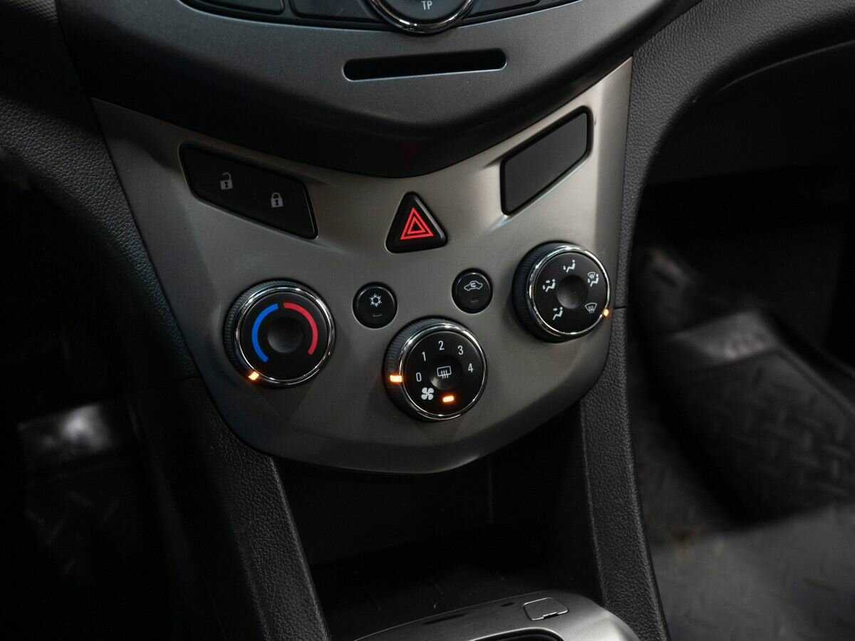 Б/У Шевроле Авео 2012 года. Фото: #14