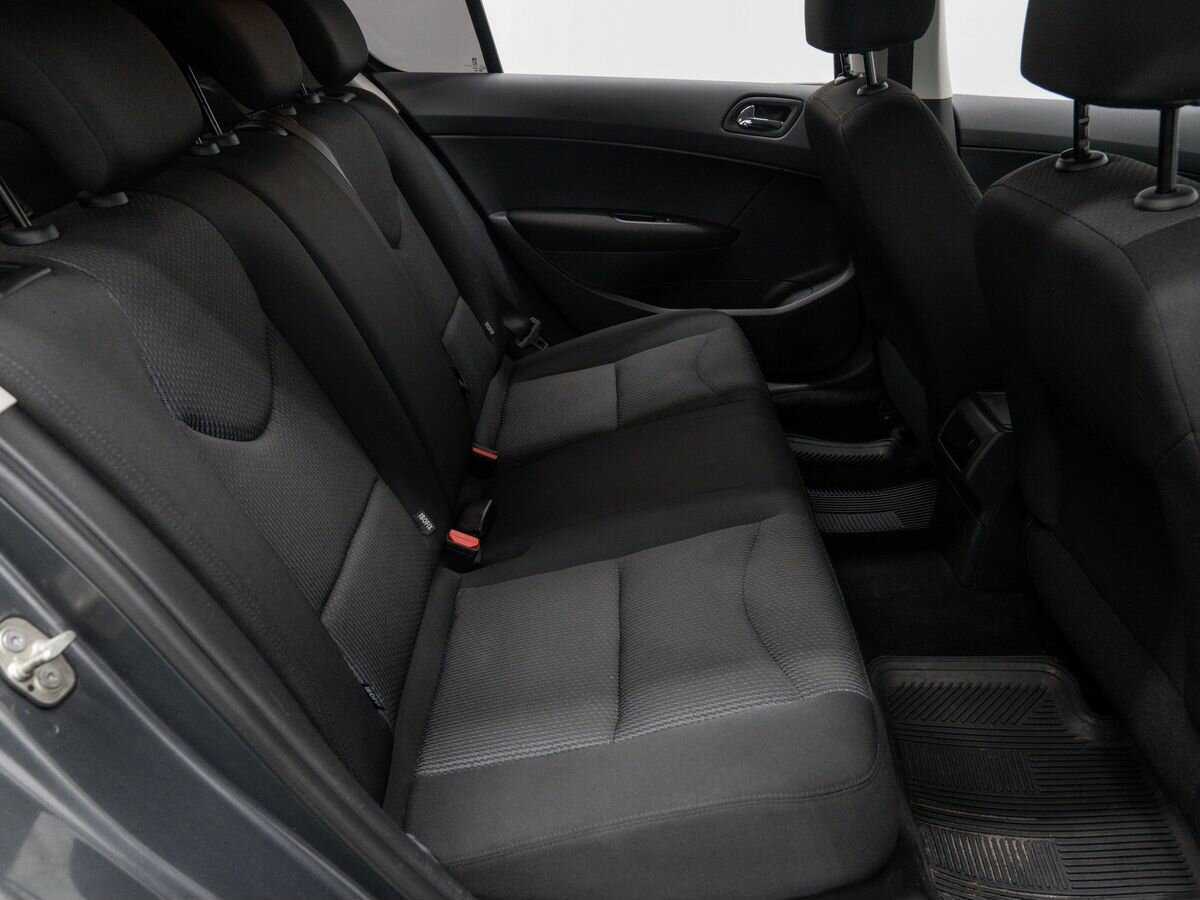 Б/У Пежо 408 2013 года. Фото: #8