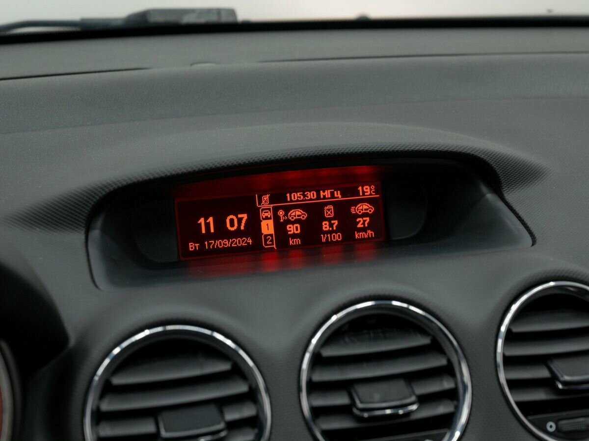 Б/У Пежо 408 2013 года. Фото: #20