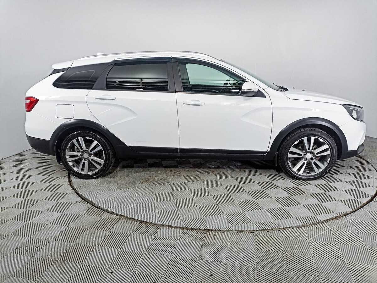 Б/У Лада (ВАЗ) Веста 2017 года. Фото: #3