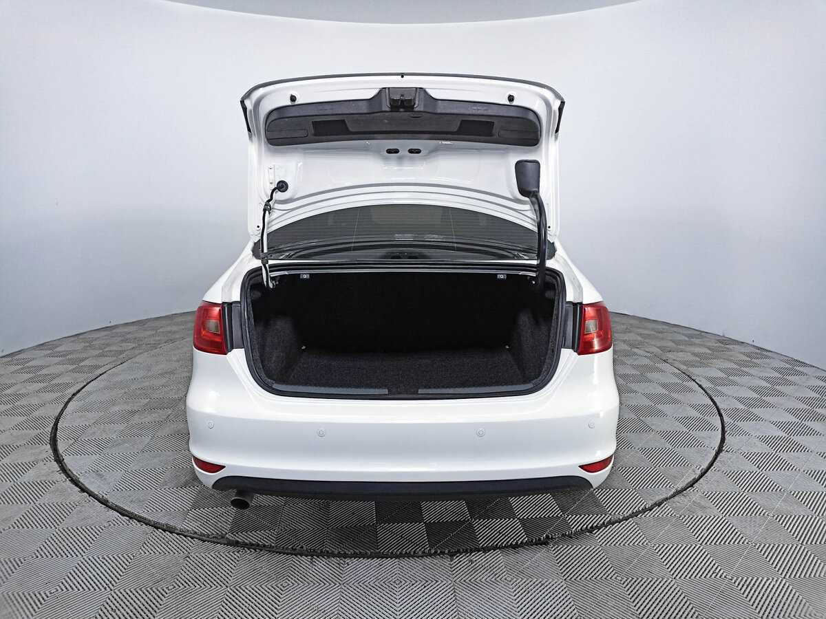 Б/У Фольксваген Джетта 2014 года. Фото: #9