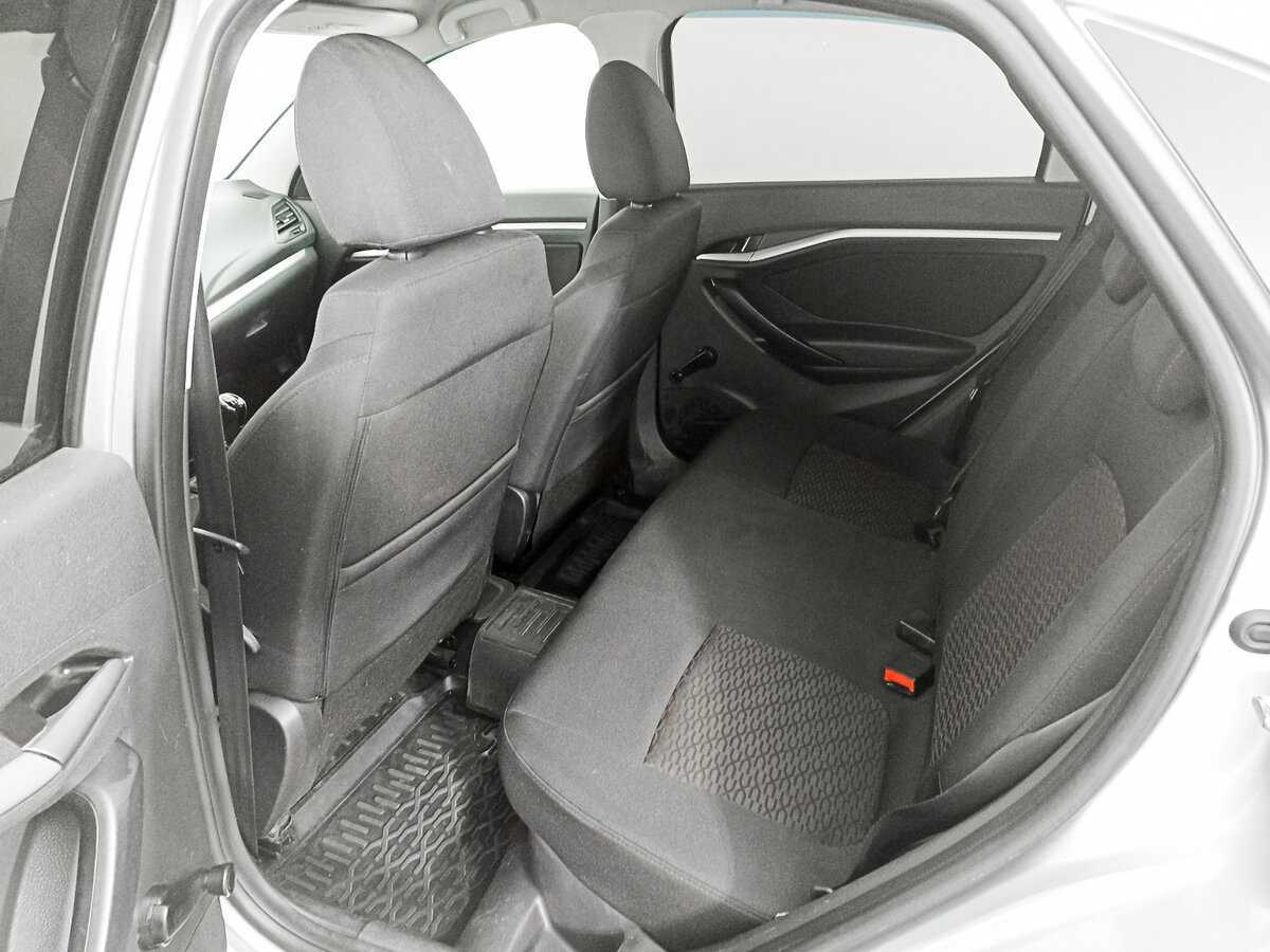 Б/У Лада (ВАЗ) Веста 2015 года. Фото: #11