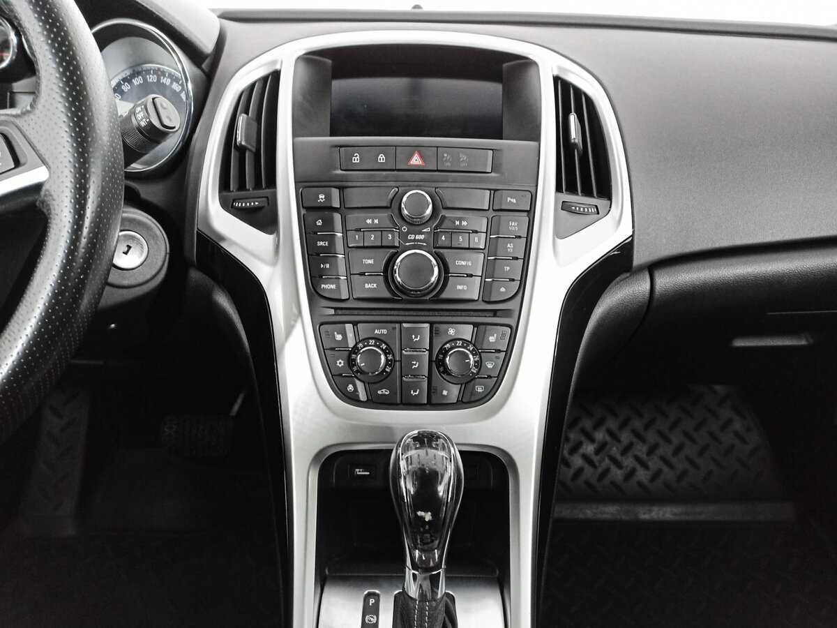 Б/У Опель Астра 2014 года. Фото: #12