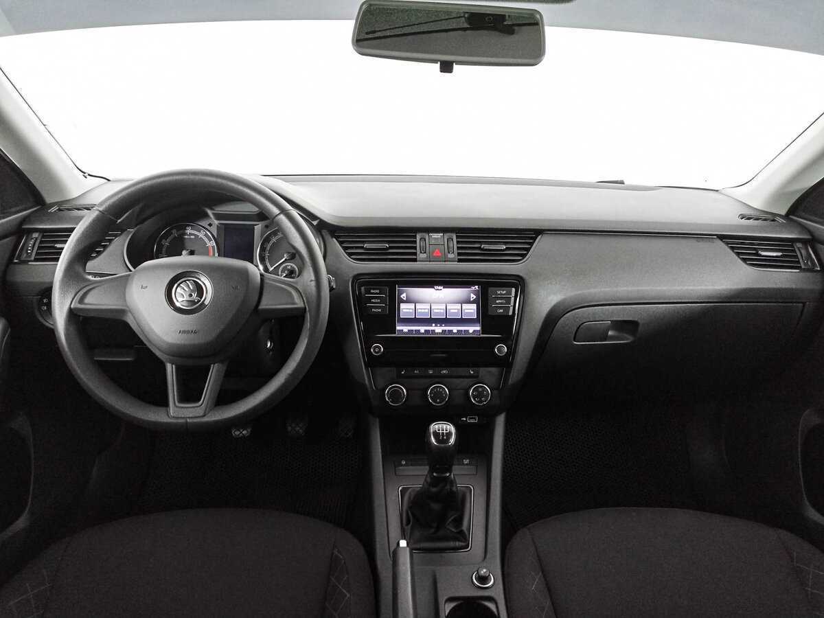 Б/У Шкода Октавия 2019 года. Фото: #11