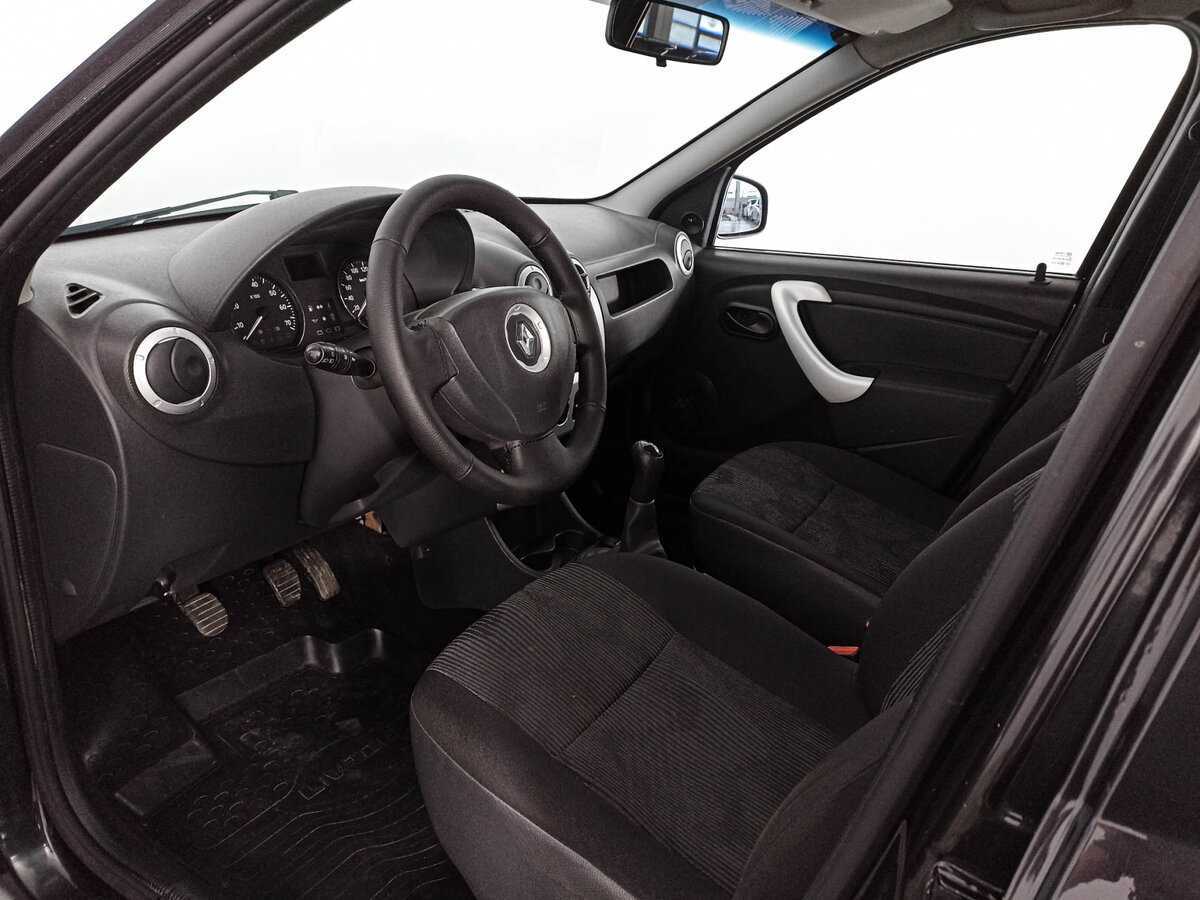 Б/У Рено Логан 2014 года. Фото: #13