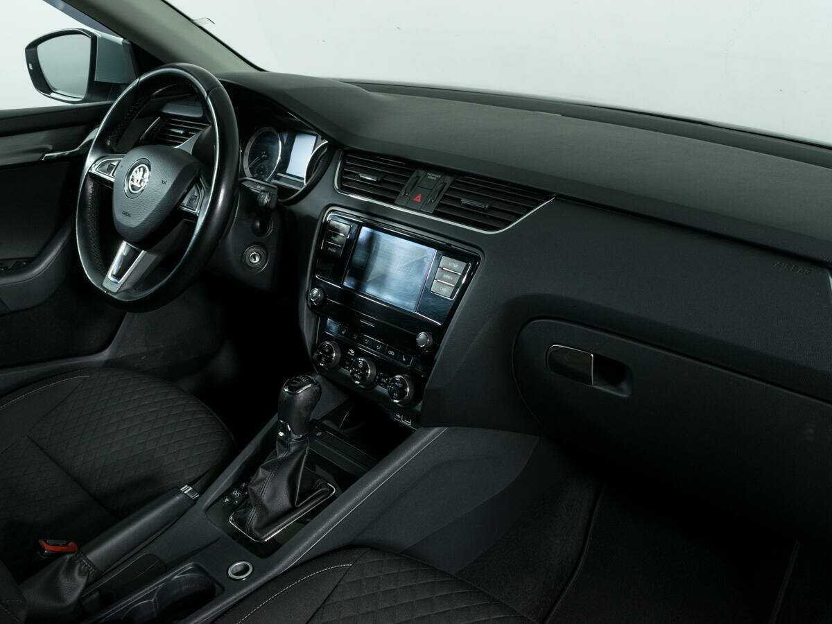 Б/У Шкода Октавия 2017 года. Фото: #5