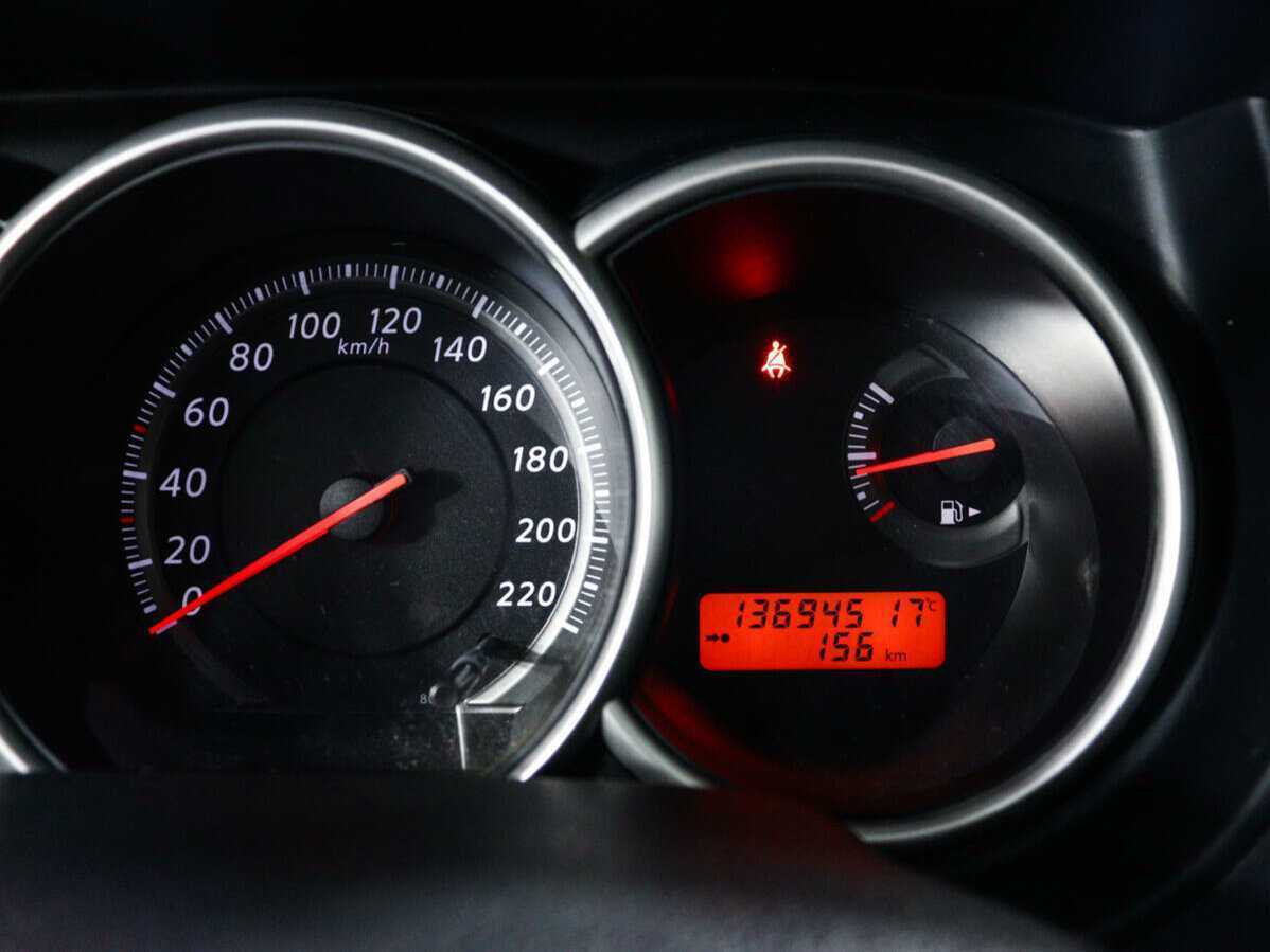 Б/У Ниссан Тиида 2013 года. Фото: #8