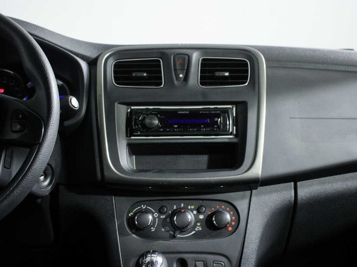 Б/У Рено Сандеро 2017 года. Фото: #10