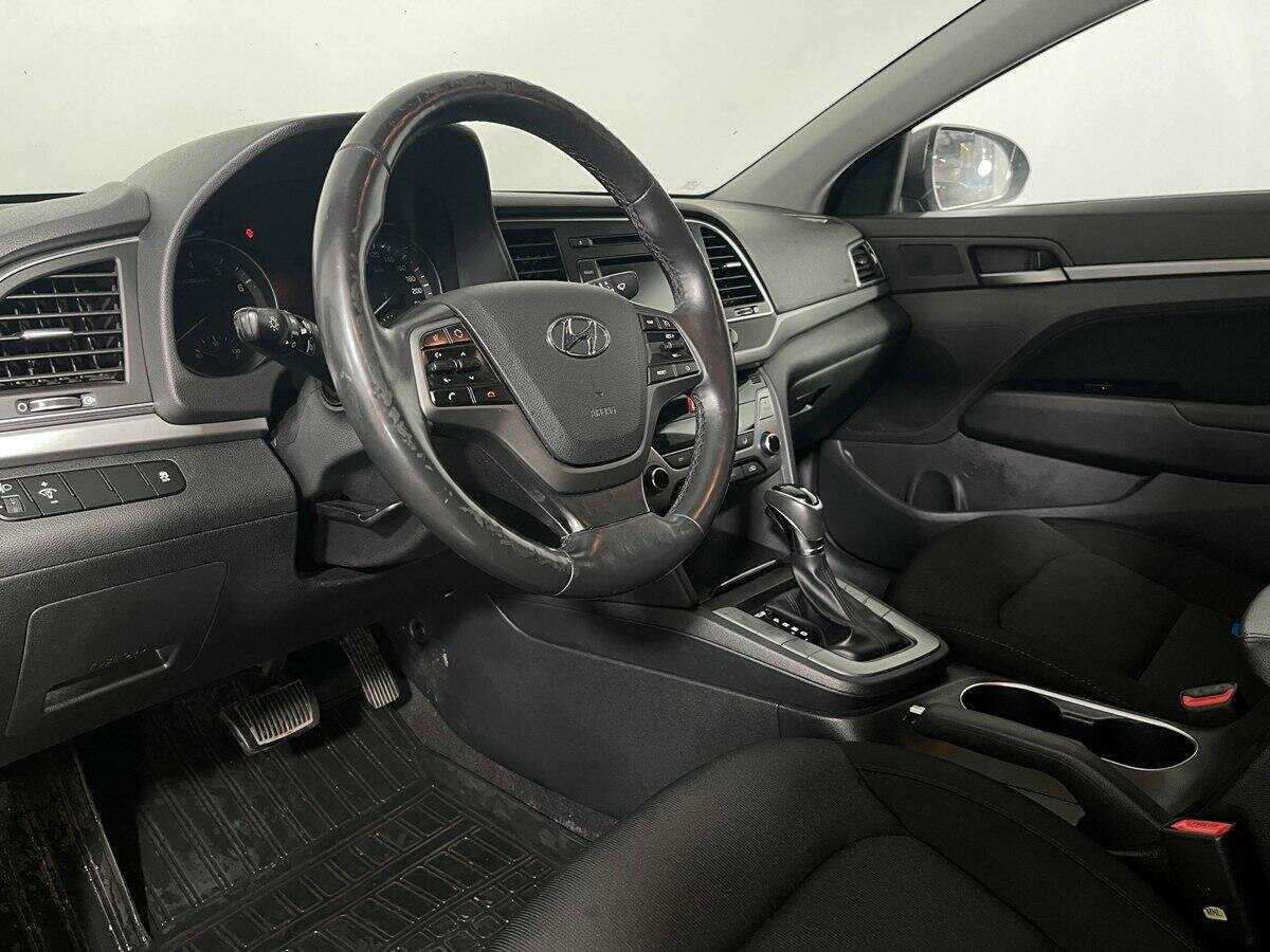 Б/У Хендай Елантра 2018 года. Фото: #12
