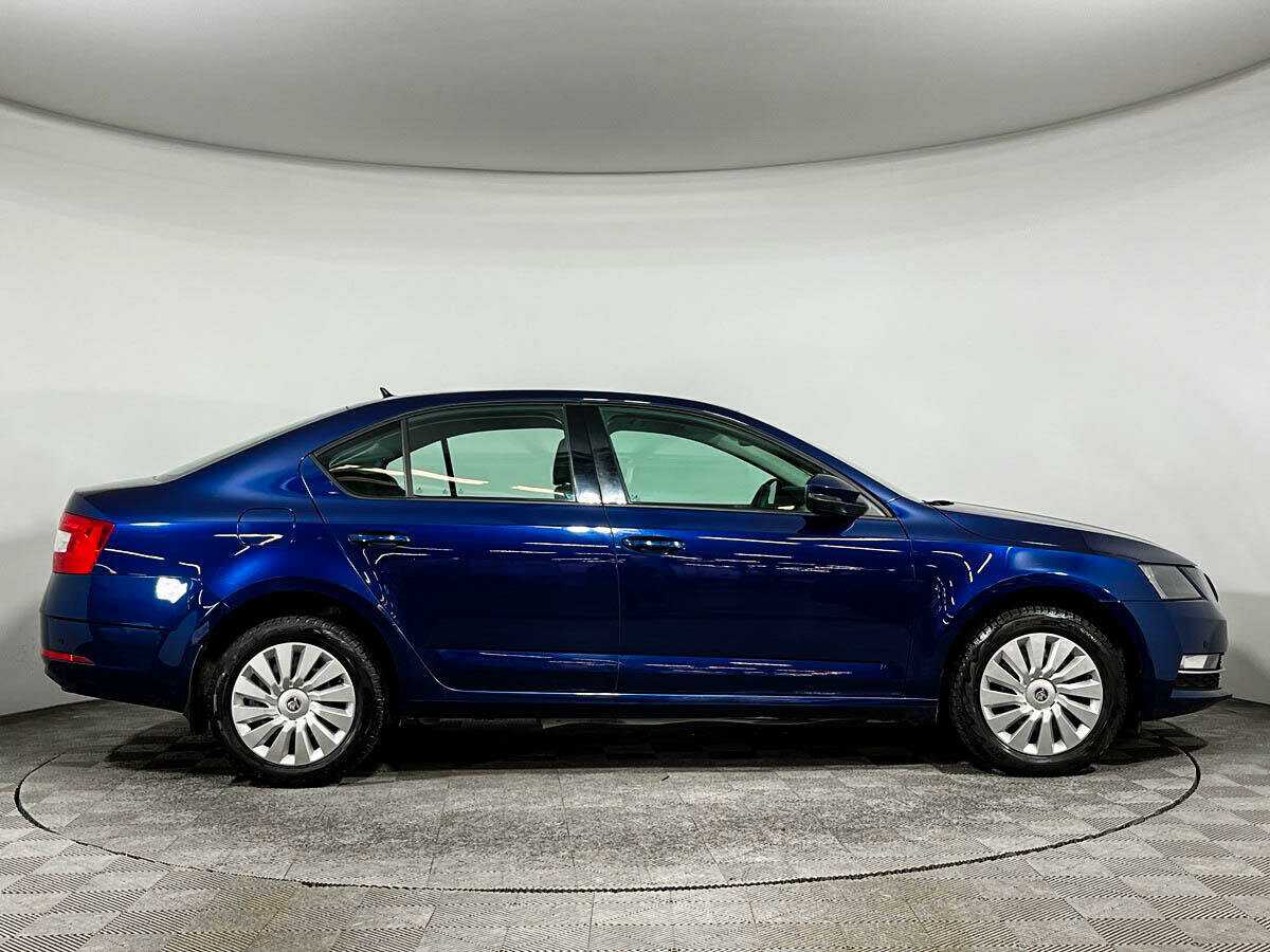 Б/У Шкода Октавия 2017 года. Фото: #3