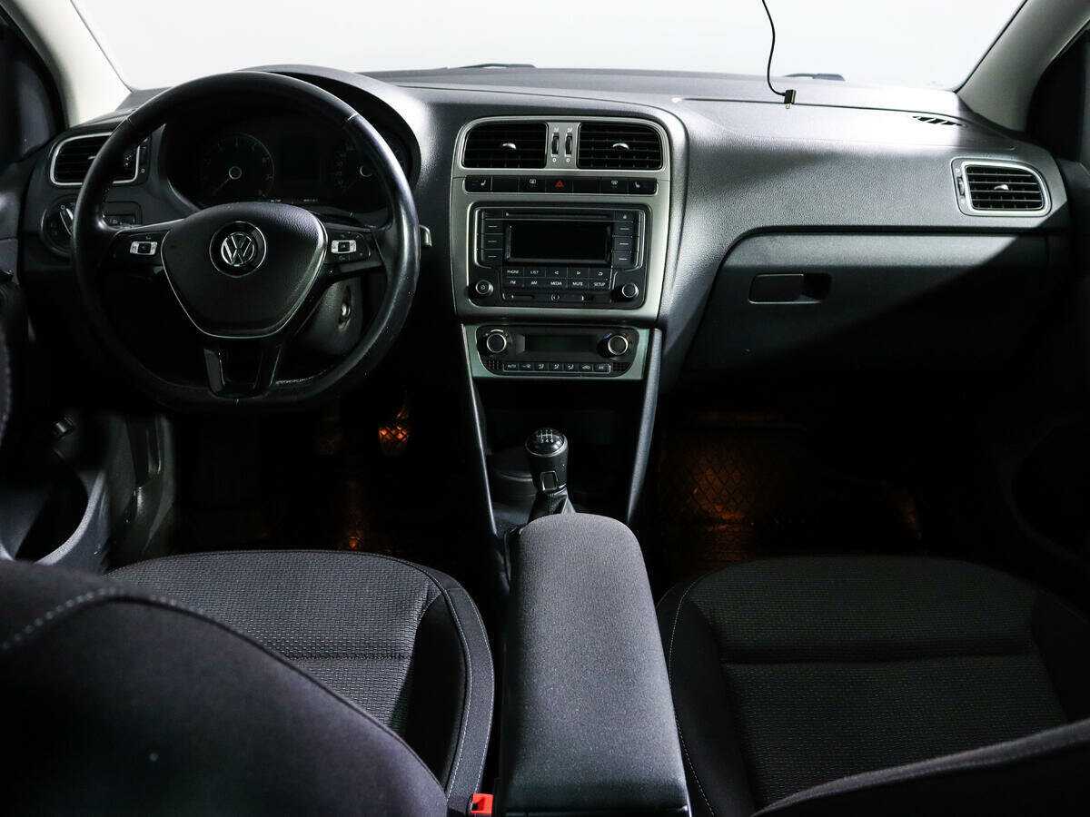 Б/У Фольксваген Поло 2017 года. Фото: #9