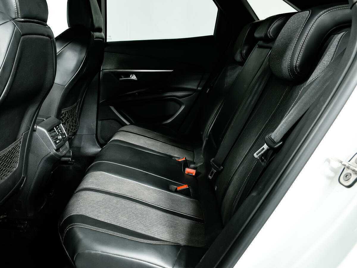 Б/У Пежо 3008 2017 года. Фото: #10