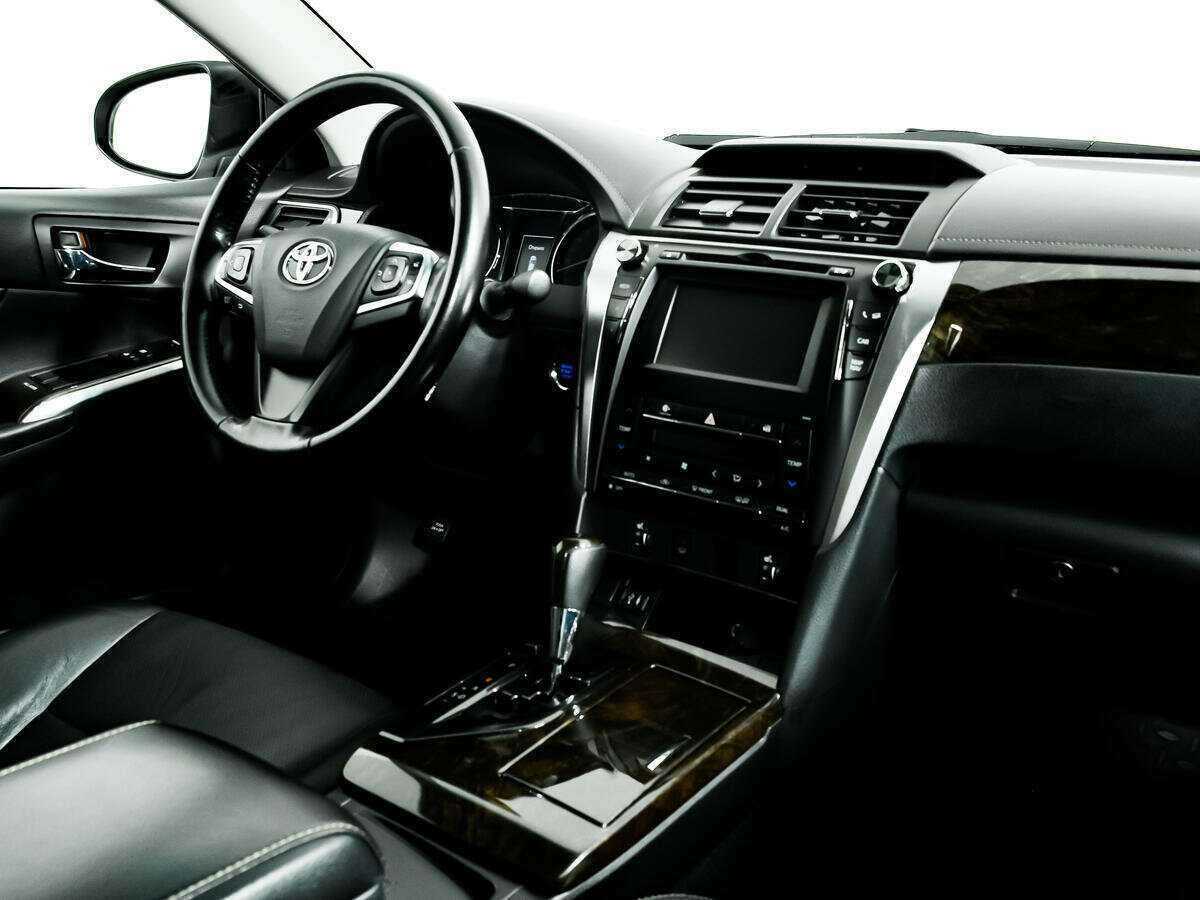 Б/У Тойота Камри 2015 года. Фото: #8