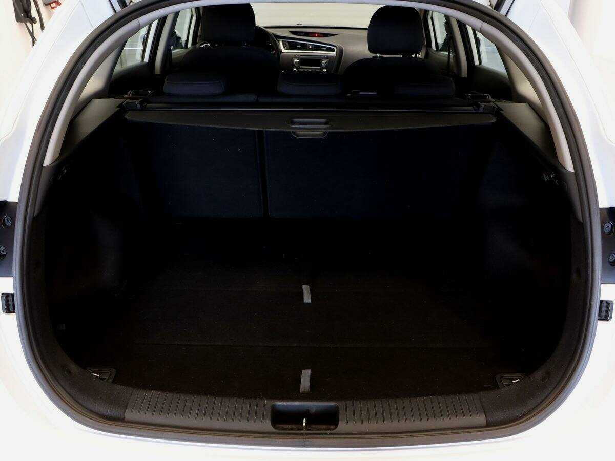 Б/У Киа Сид 2018 года. Фото: #12