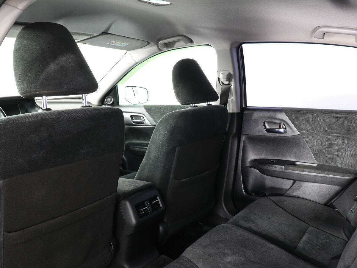 Б/У Хонда Аккорд 2013 года. Фото: #8